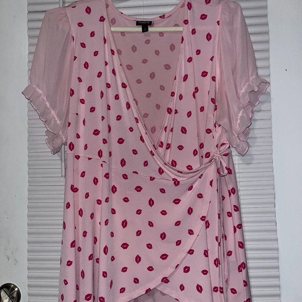 Torrid Studio Knit Chiffon Puff Sleeve Surplice Kiss Top